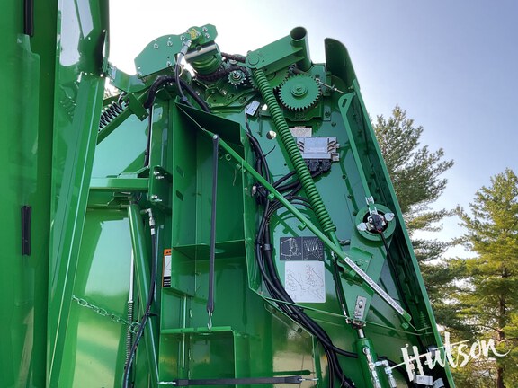 Photo of 2022 John Deere 560R