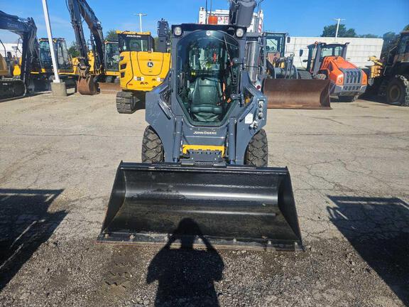 Photo of a 2024 John Deere 324G