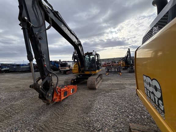 Photo of a 2023 John Deere 160GLC