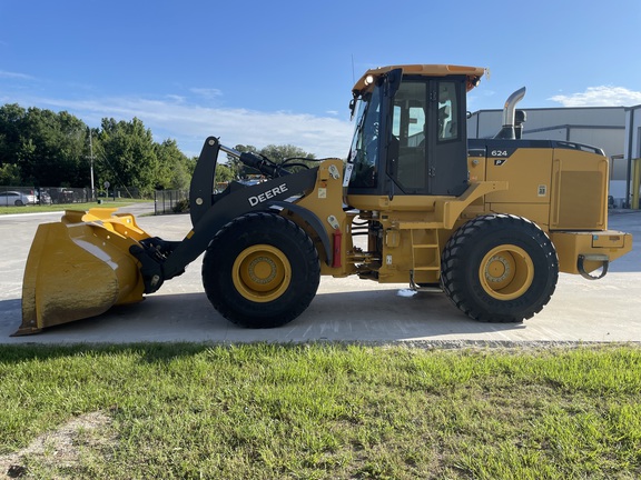 2022 John Deere 624 P