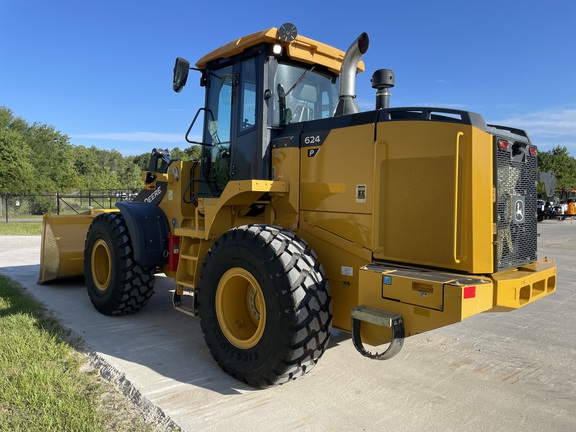 2022 John Deere 624 P