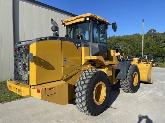 2022 John Deere 624 P