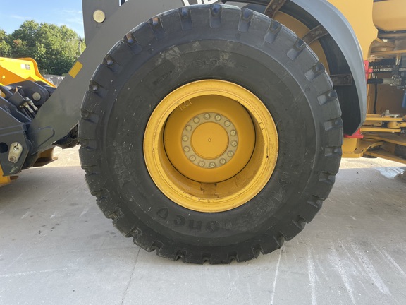 2022 John Deere 624 P