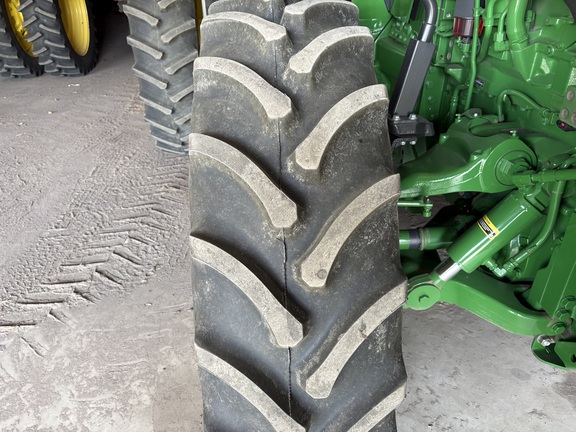 2024 John Deere 8R 230 - Photo9