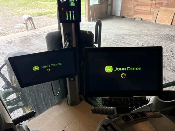 2024 John Deere 8R 230 - Photo17