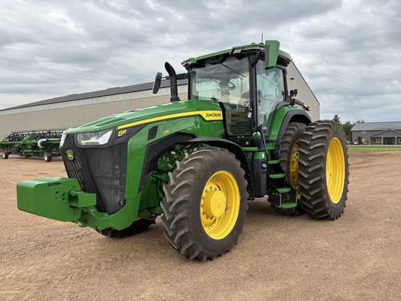  John Deere 8R 230