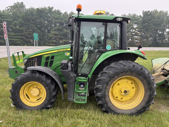 John Deere 6120M