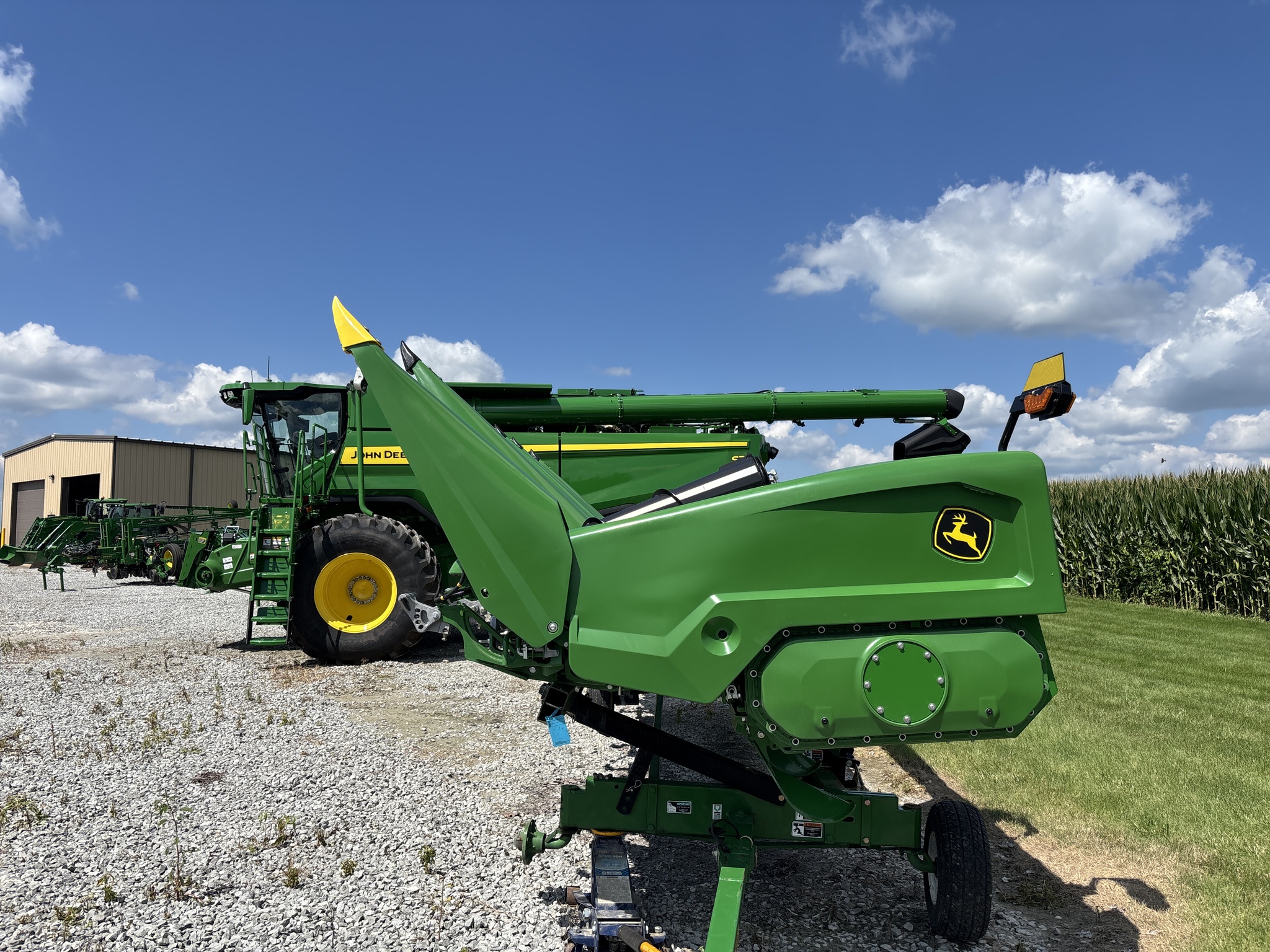 Used 2026 John Deere CR 8 Corn and Row Crop headers at Koenig Equipment in Urbana, OH - PhotoXL5