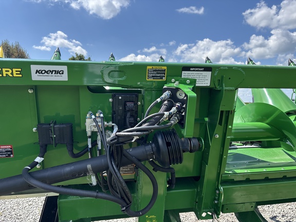 Used 2026 John Deere CR 8 Corn and Row Crop headers at Koenig Equipment in Urbana, OH - Photo7