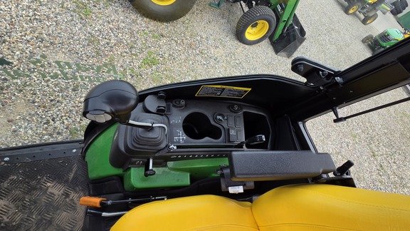 Photo of 2025 John Deere 2025R