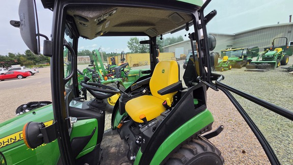 Photo of 2025 John Deere 2025R