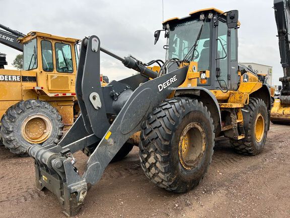 Photo of 2025 John Deere 544P