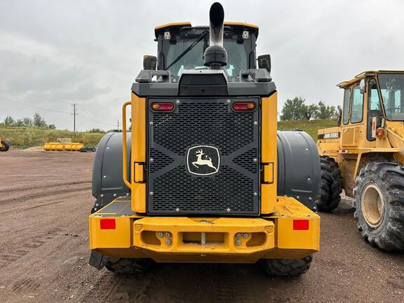 2025 John Deere 544P