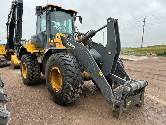 2025 John Deere 544P