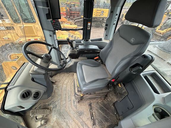 2025 John Deere 544P