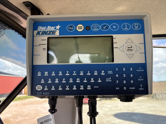 Used 2013 Kinze 1300 Grain Carts at Koenig Equipment in Anna, OH - Photo11