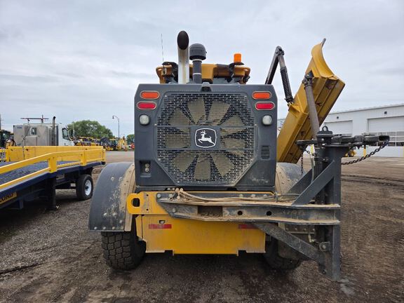 2015 John Deere 772G