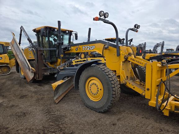 2015 John Deere 772G