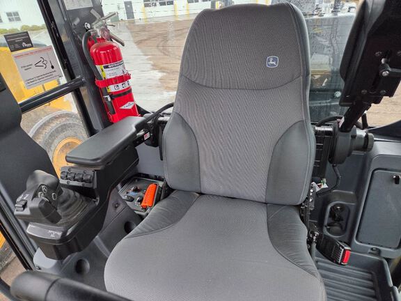 2015 John Deere 772G