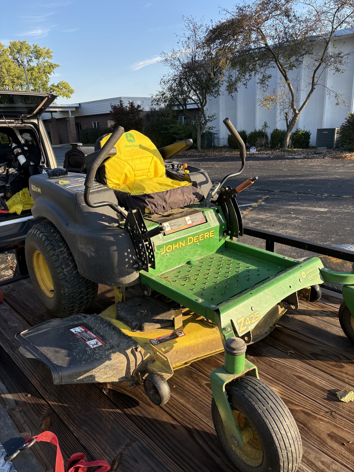 Used 2008 John Deere Z425 Zero Turn Mowers at Koenig Equipment in Franklin, IN - PhotoXL3