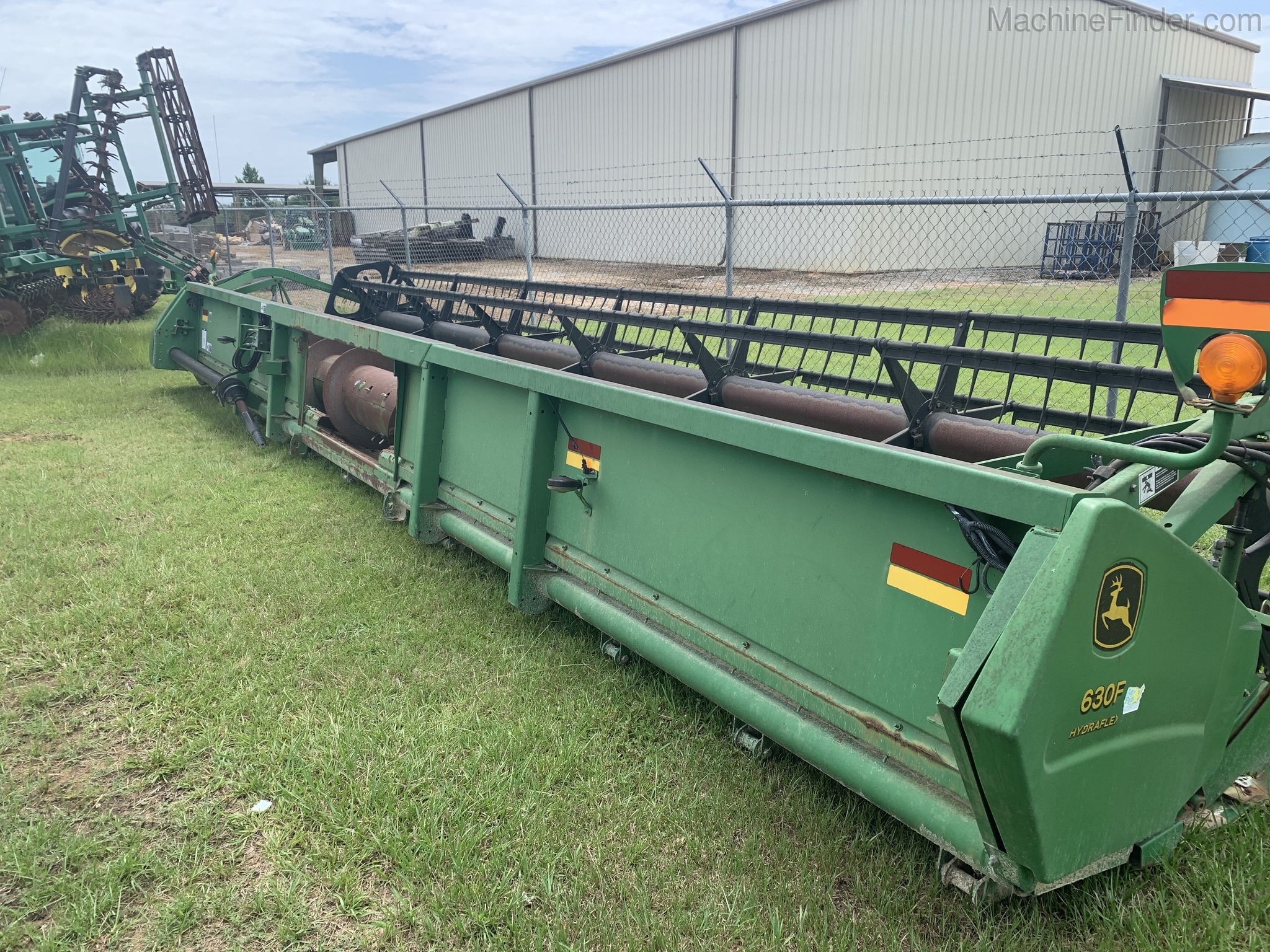 2004 John Deere 630F Image 3