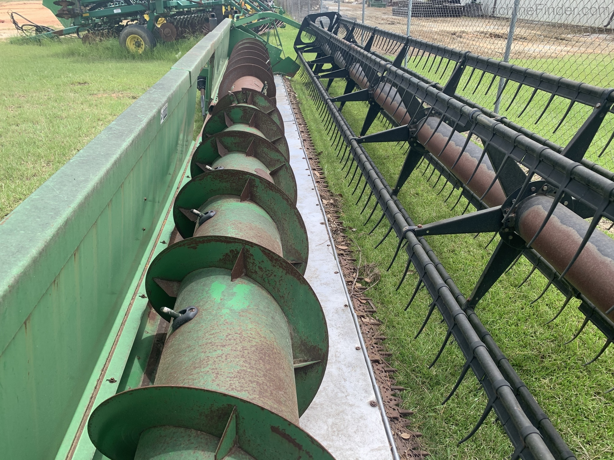 2004 John Deere 630F Image 5