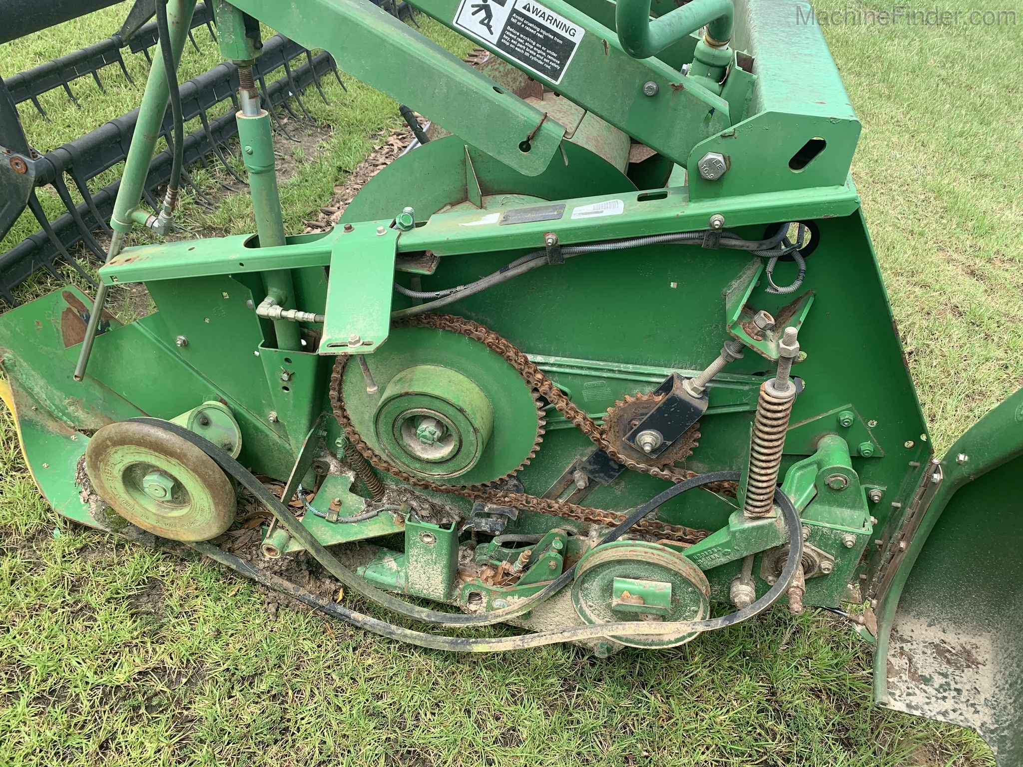 2004 John Deere 630F Image 10