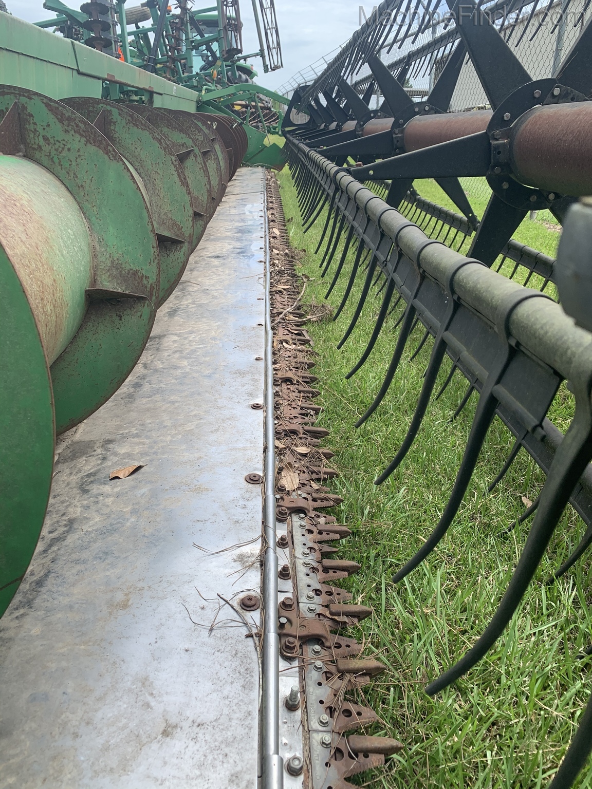 2004 John Deere 630F Image 14