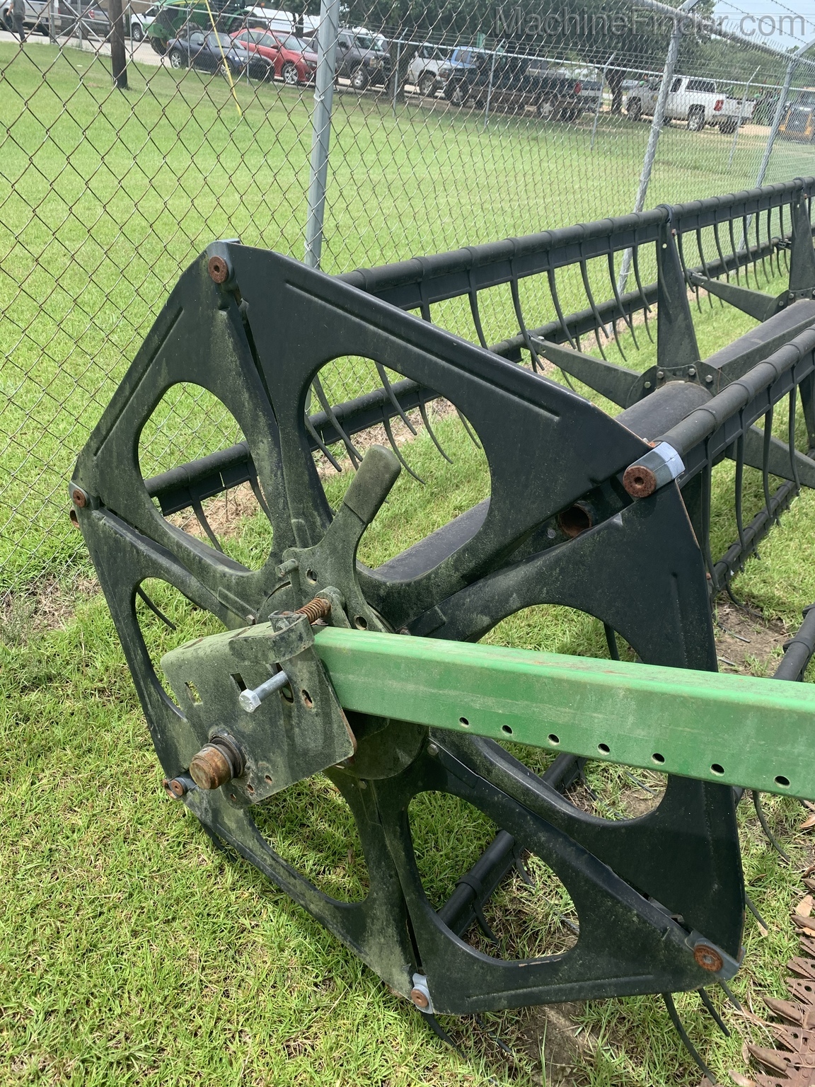 2004 John Deere 630F Image 15