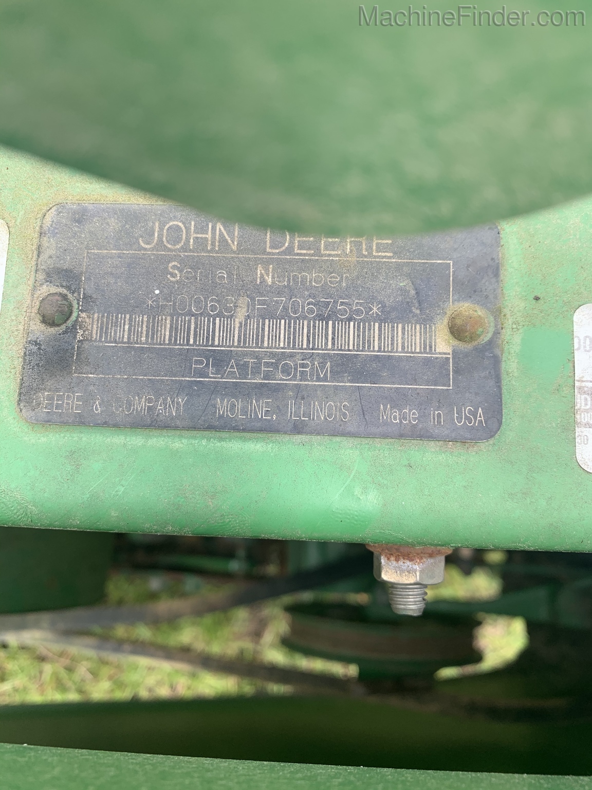 2004 John Deere 630F Image 16
