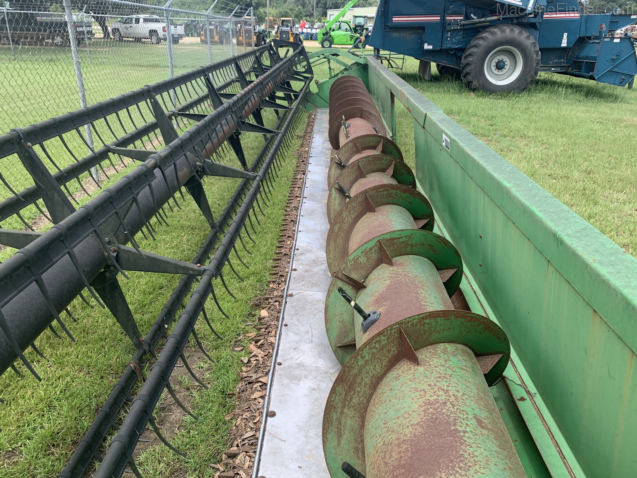 2004 John Deere 630F Image 6