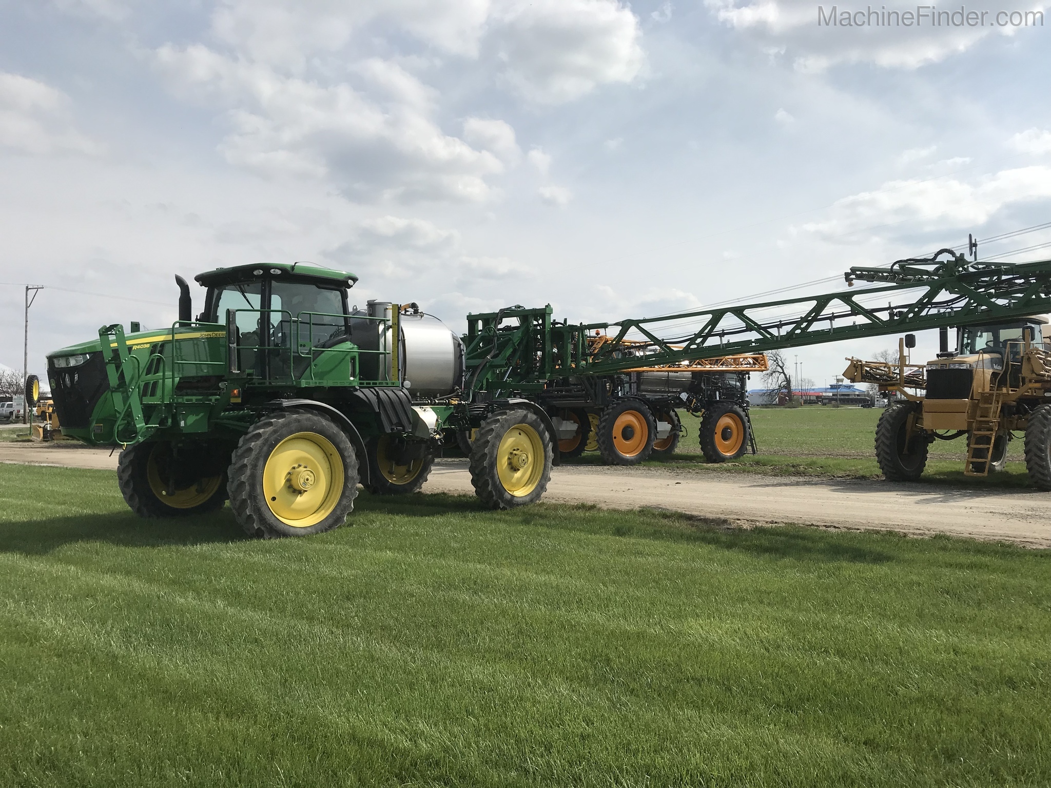 2015 John Deere R4038 Image 1