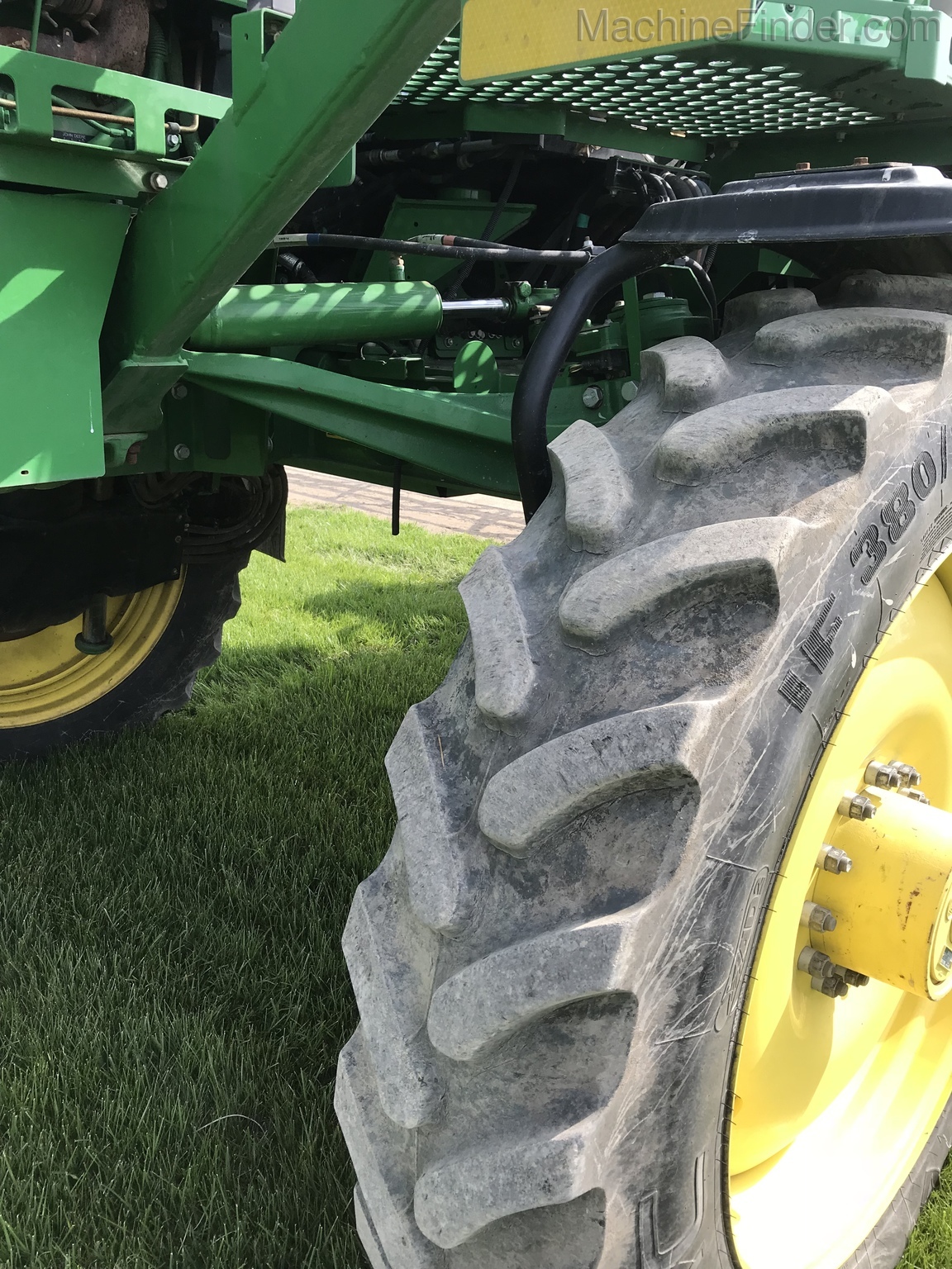 2015 John Deere R4038 Image 19