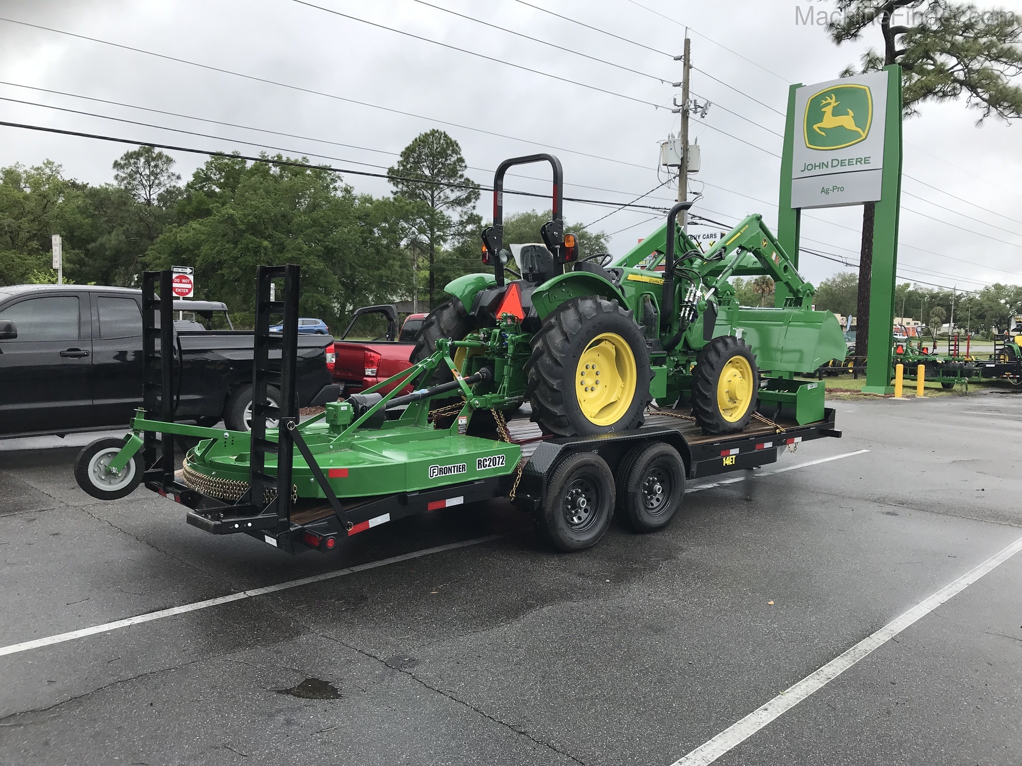 2020 John Deere 5075E Image 3