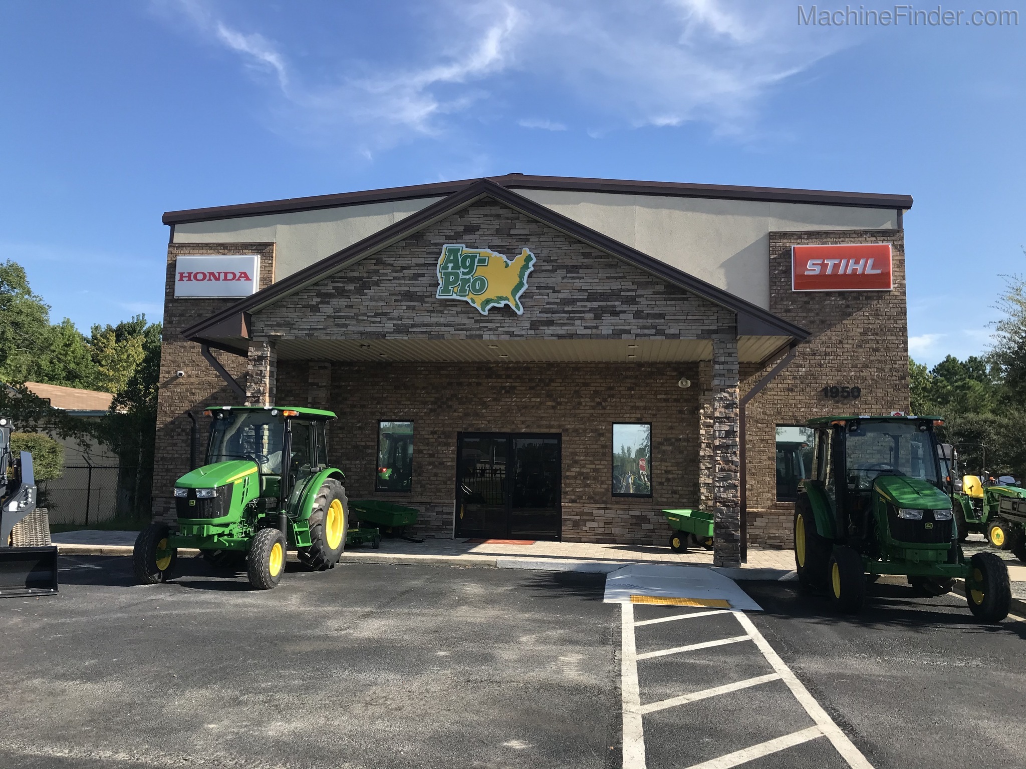 2020 John Deere 5075E Image 5