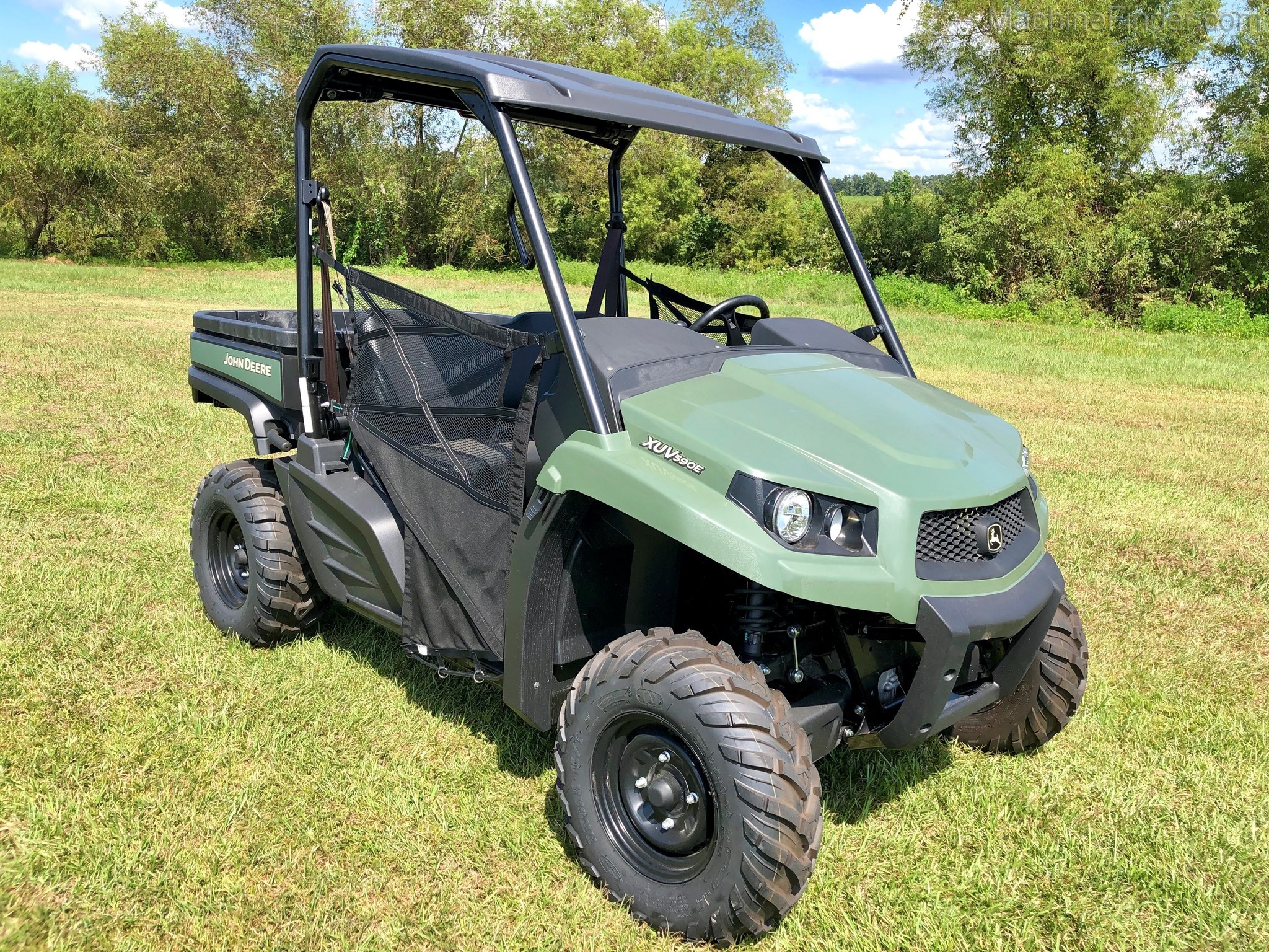 2020 John Deere XUV590E Image 5