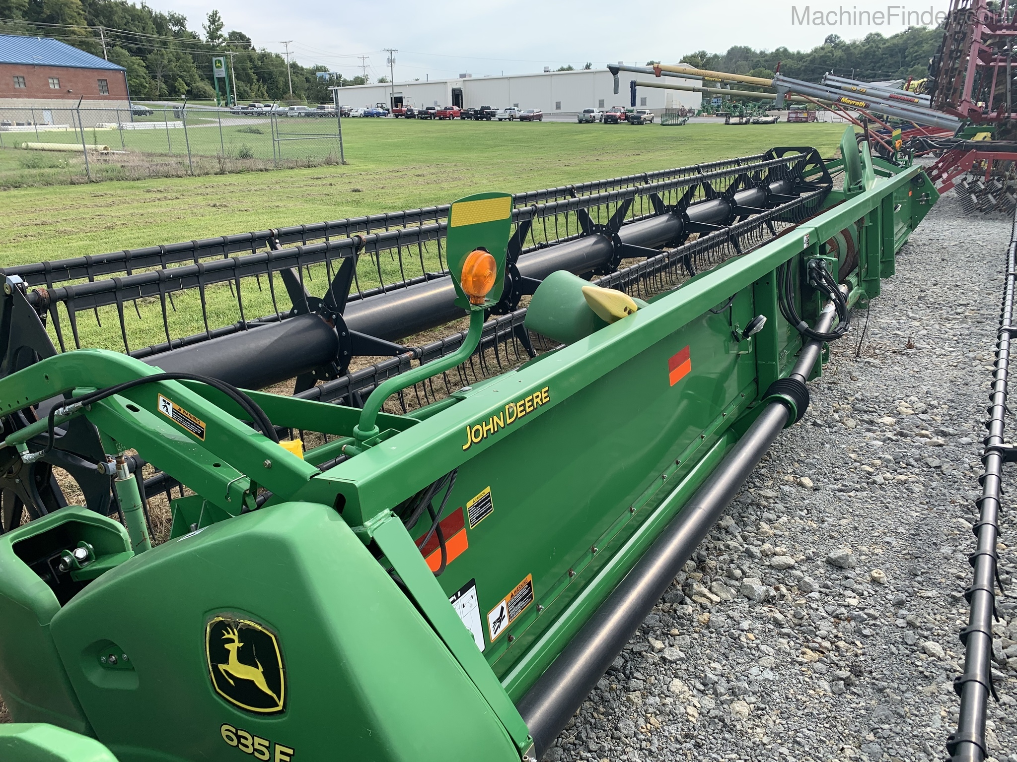 2012 John Deere 635F Image 3