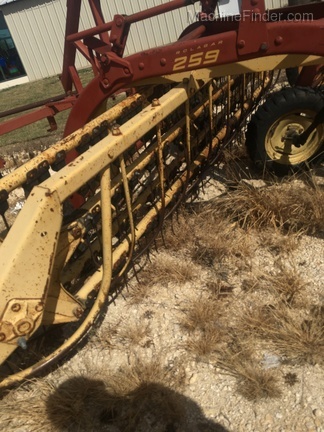 New Holland 259 Image 2