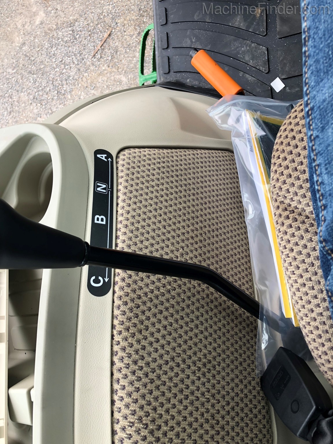 2020 John Deere 4044R Cab Image 6