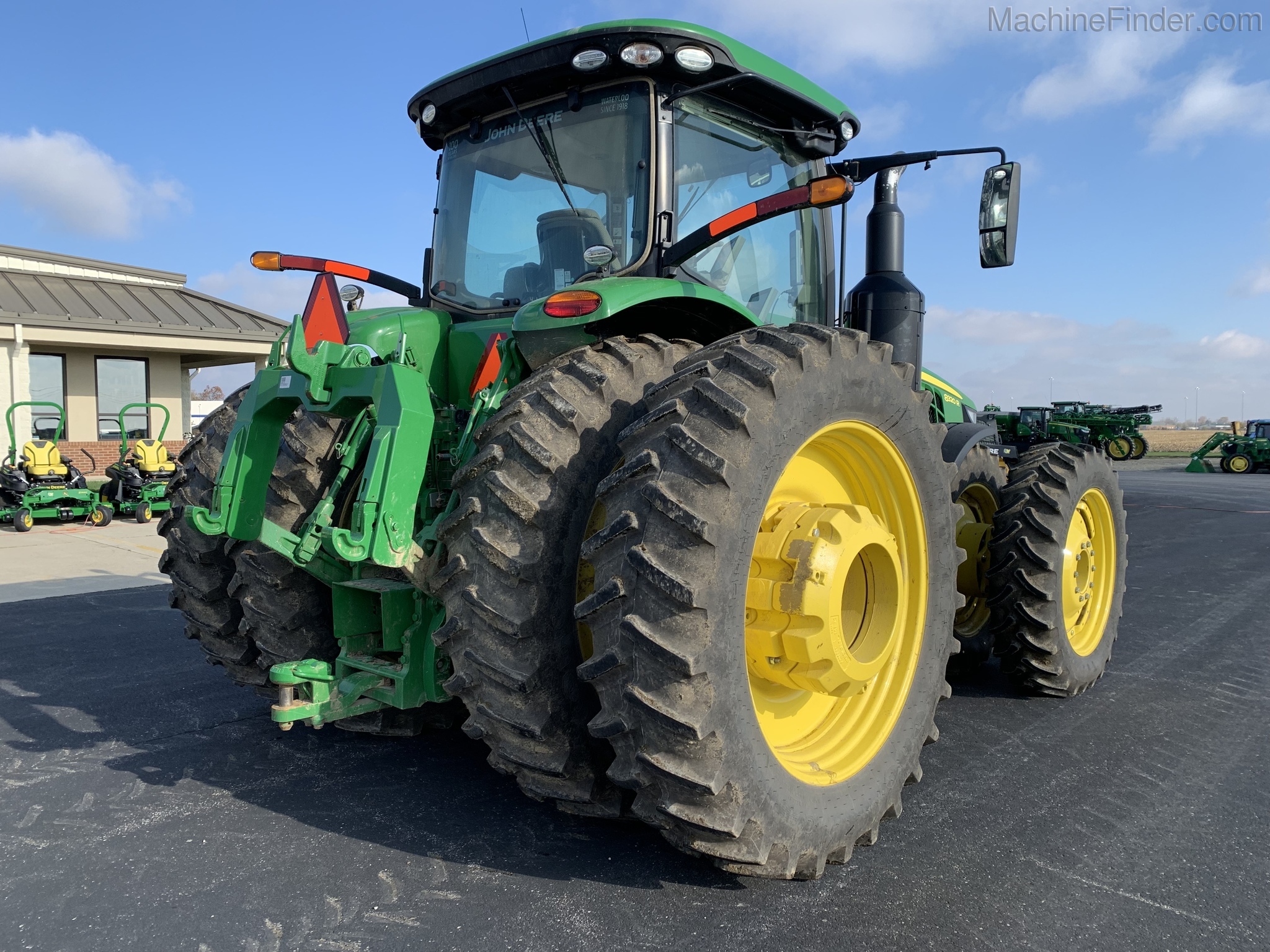2018 John Deere 8320R Image 3