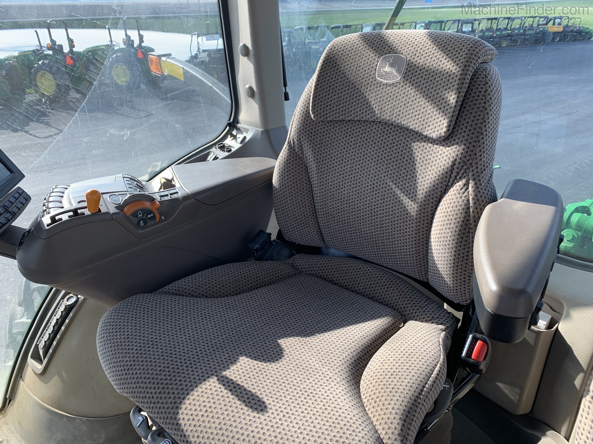 2018 John Deere 8320R Image 12