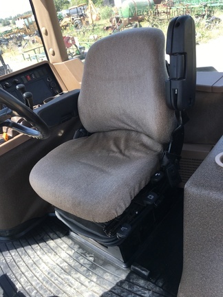 2003 John Deere 7820 Image 10