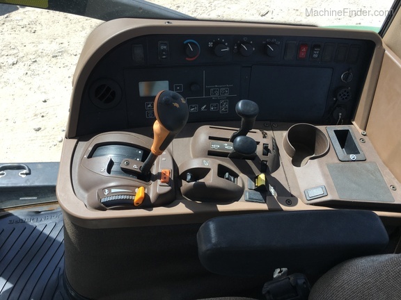 2003 John Deere 7820 Image 12