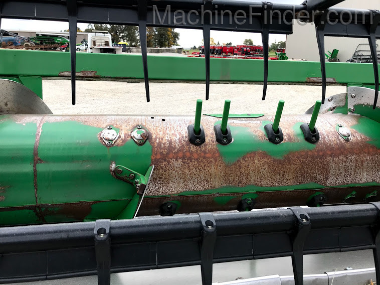 2011 John Deere 630F Image 5