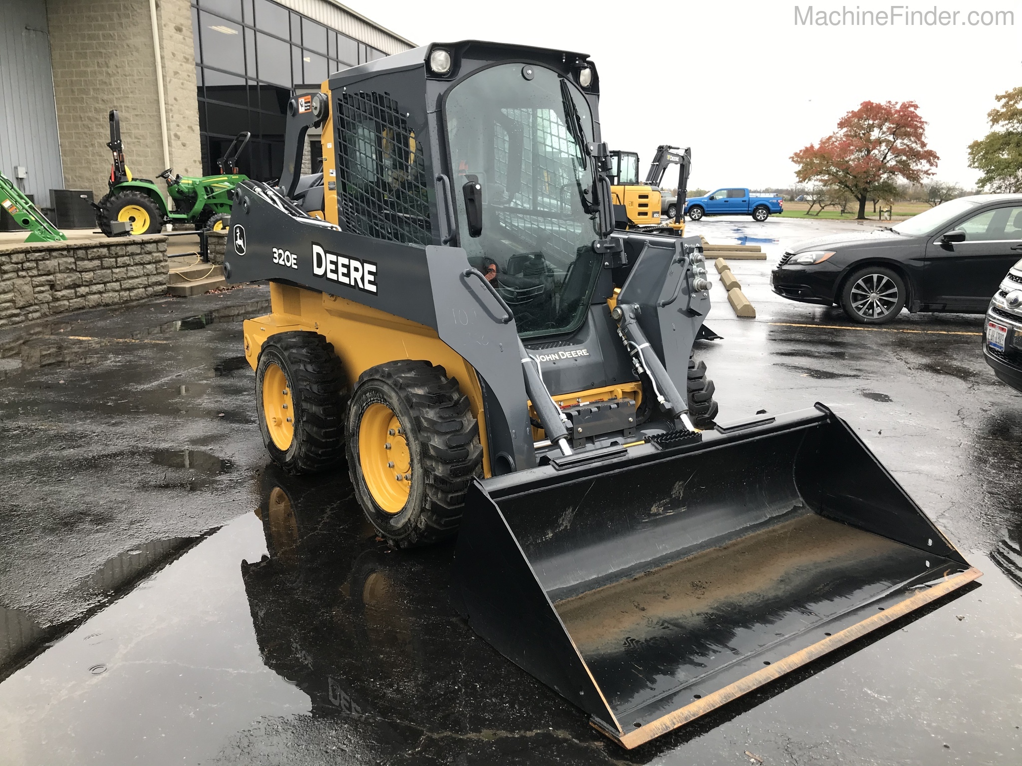 2018 John Deere 320E Image 2