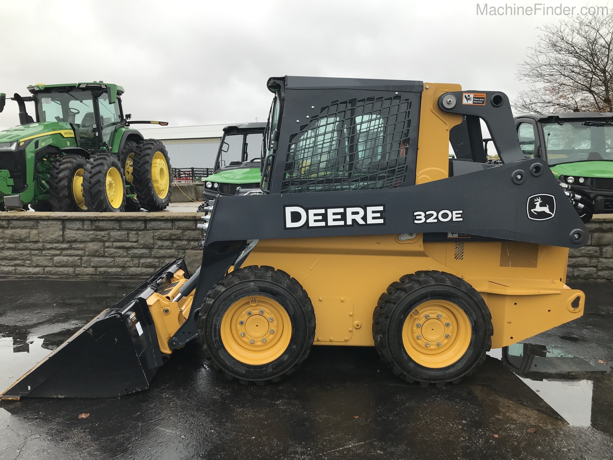 2018 John Deere 320E Image 3