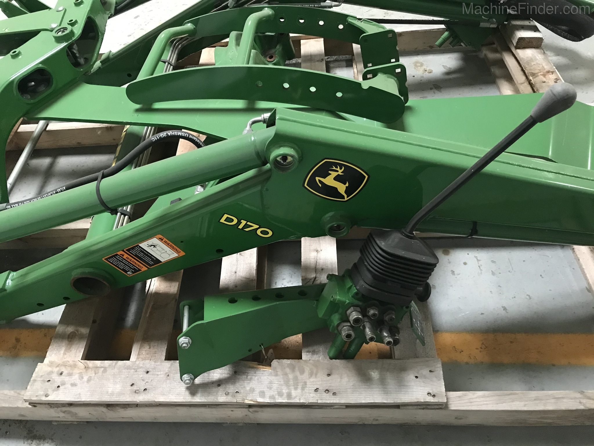 John Deere D170 loader assembly Image 5