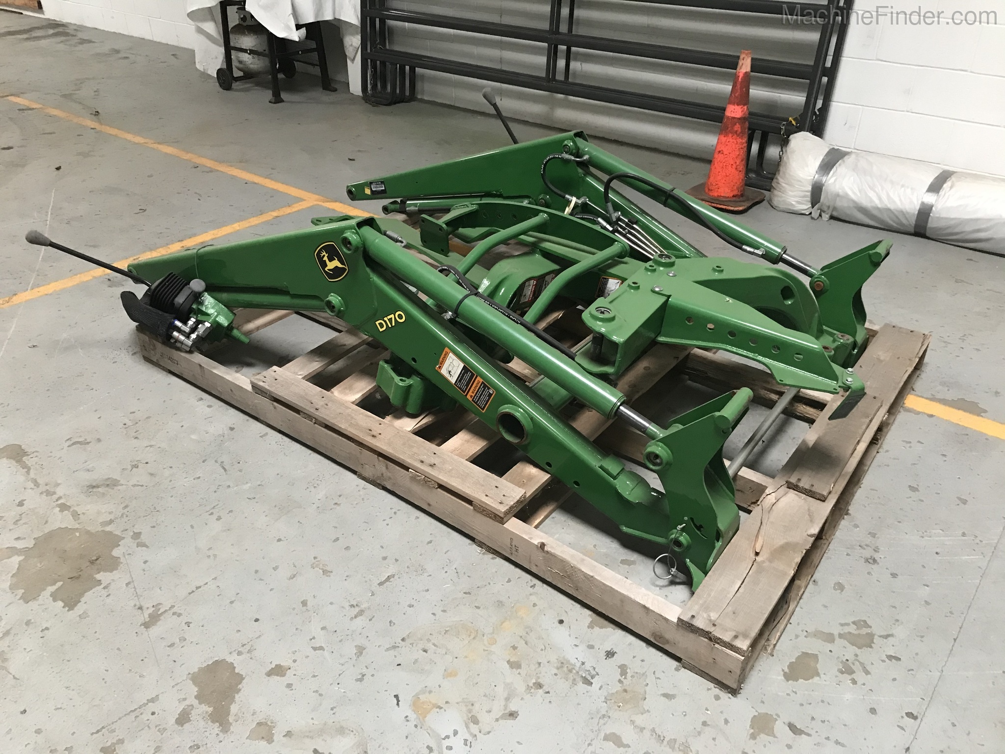 John Deere D170 loader assembly Image 2