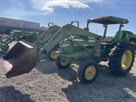 1982 John Deere 2440 Image 3