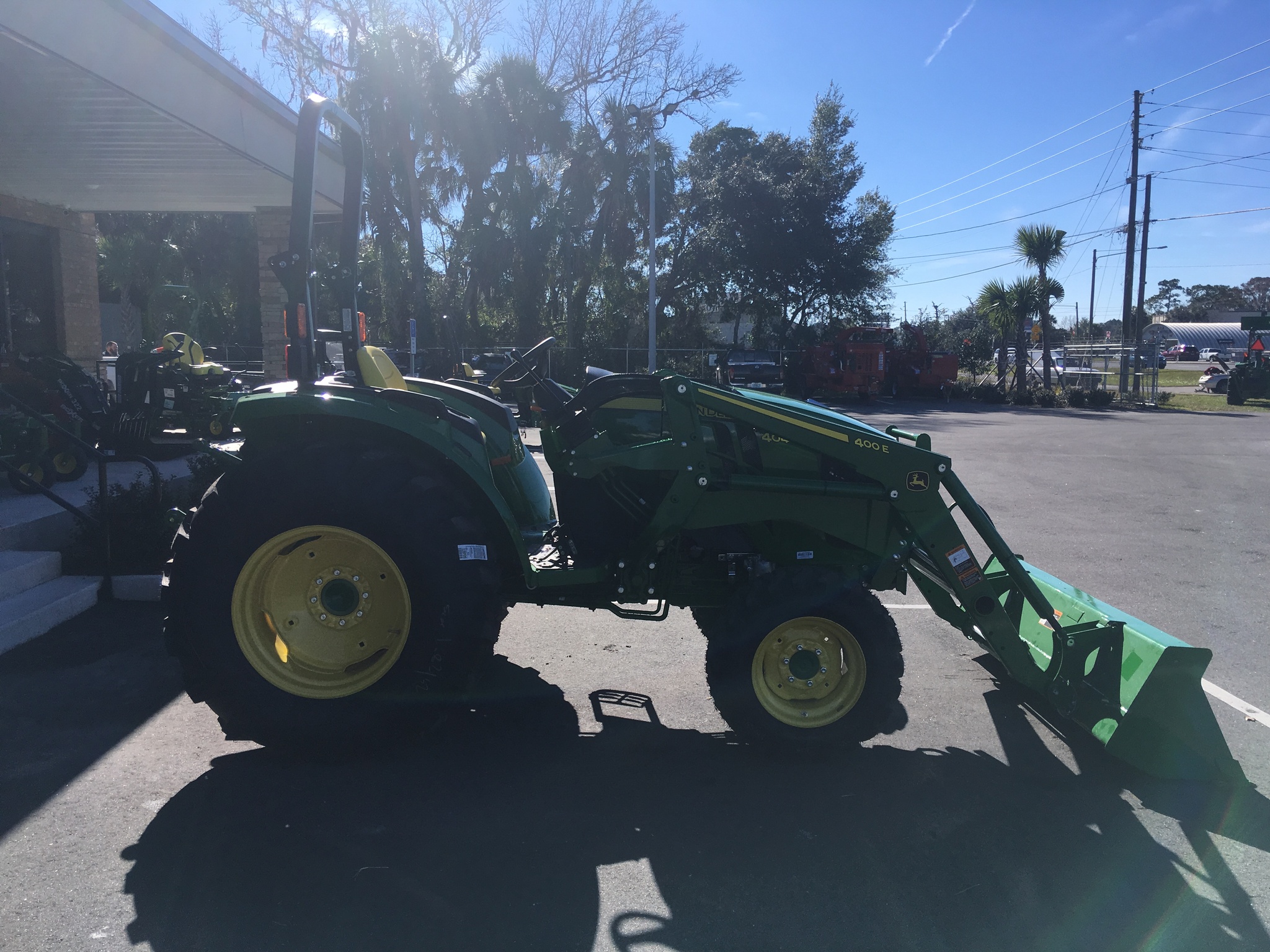 2023 John Deere 4052M Image 8